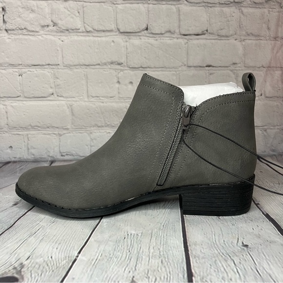 Sun + Stone Cadee Ankle Booties - Picture 8 of 16